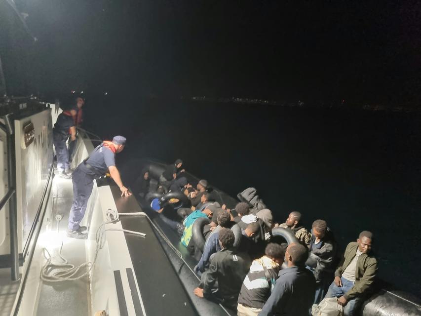 Didim’de 32 düzensiz göçmen yakalandı