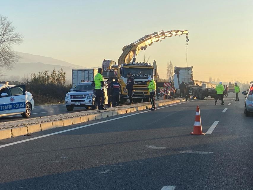 TIRLAR ÇARPIŞTI, KARAYOLU SAVAŞ ALANINA DÖNDÜ