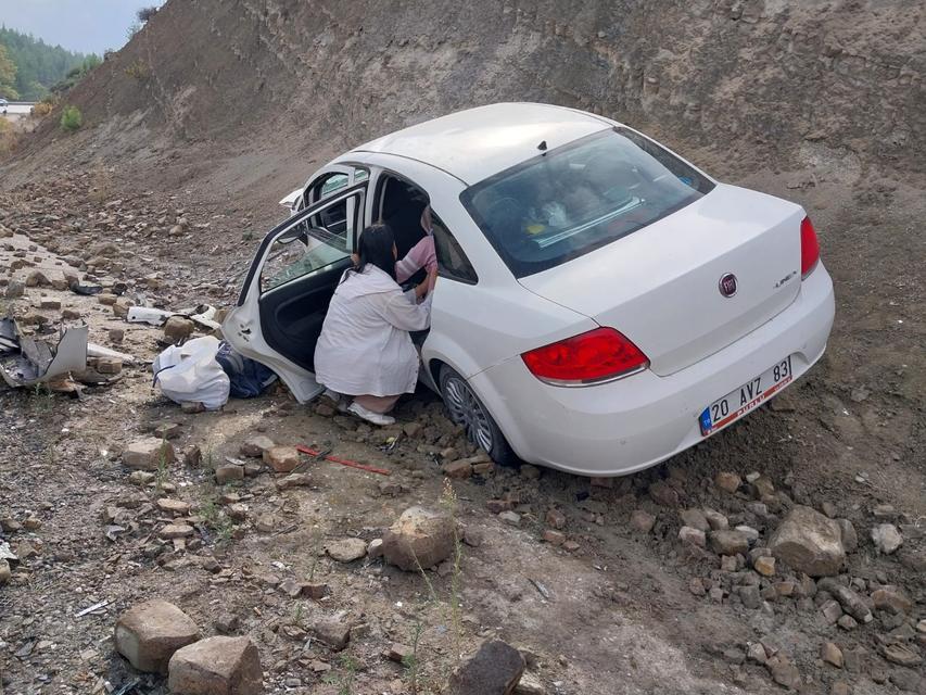 BURDUR'DA 3 ARAÇLI ZİNCİRLEME KAZA: 5 YARALI