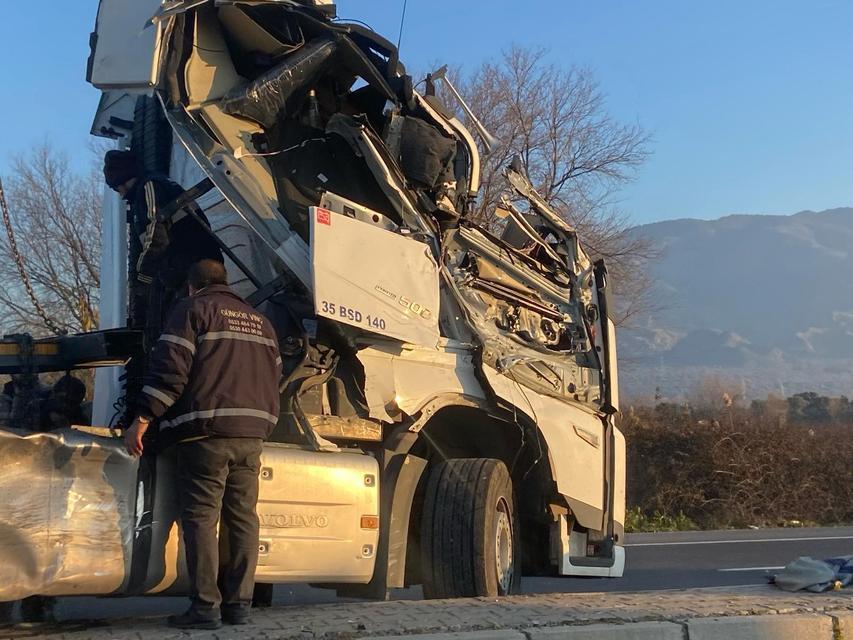 TIRLAR ÇARPIŞTI, KARAYOLU SAVAŞ ALANINA DÖNDÜ