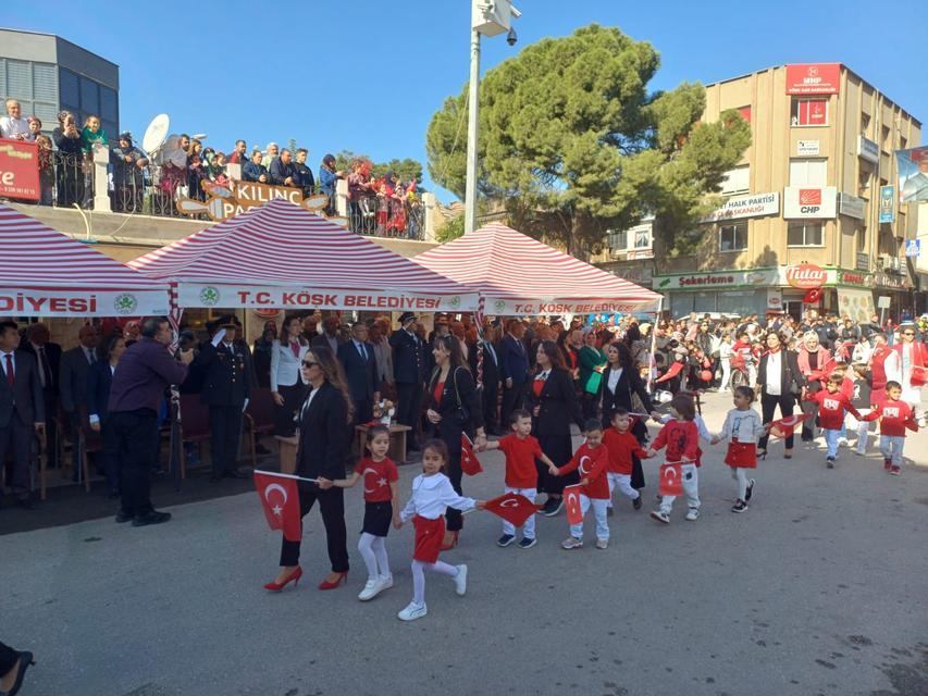 Köşk'te Cumhuriyet Bayramı törenle kutlandı