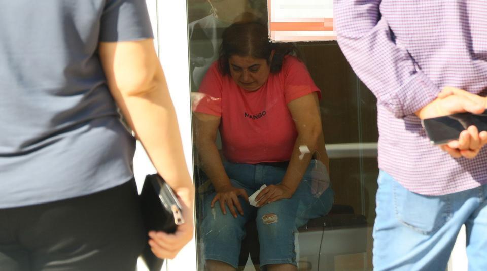 ATM'YE PARA YATIRAN KADINA KAPKAÇ ŞOKU: KAPTI, KAÇAMADI KAPKAÇÇININ HEDEFİ OLAN KADIN, ATM'DE İŞLEM YAPACAĞI SIRADA ELİNDEKİ PARAYI KAPTIRDI DEVRİYE GEZEN MOTORİZE YUNUS TİMLERİ ŞÜPHELİYİ 100 METRE UZAKLAŞMADAN YAKALADI