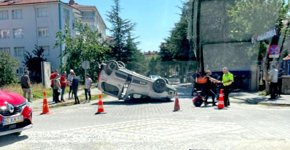 KONYA'DA OTOMOBİL TAKLA ATTI: 1 YARALI