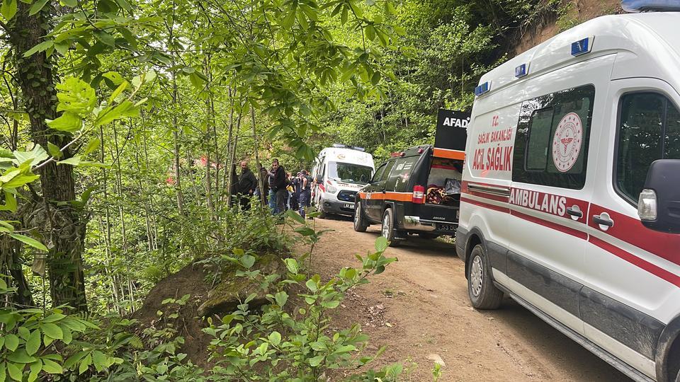 Kaza, Ormancık köyünde saat 15.30 sıralarında meydana geldi. Edinilen bilgiye göre, E.E. idaresindeki 53 ACL 845 plakalı araç sürücüsünün direksiyon hakimiyetini kaybetmesiyle 150 metrelik uçuruma yuvarlandı.