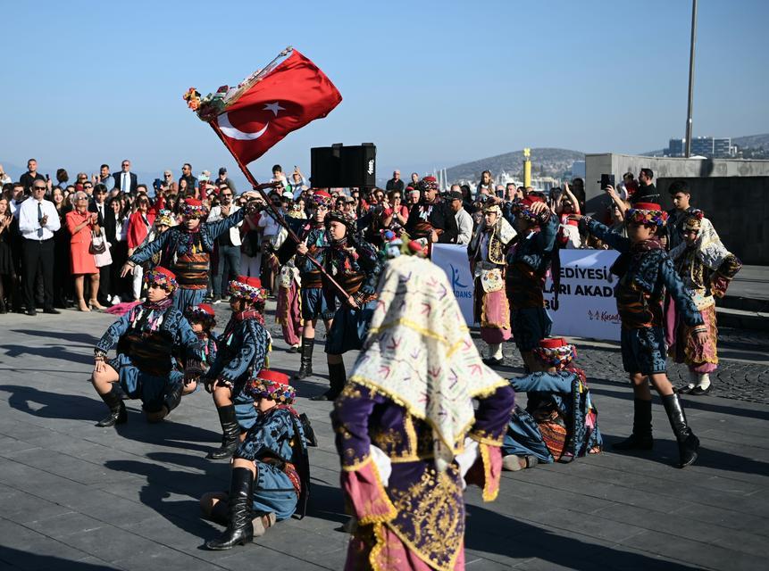 Kuşadası'nda Cumhuriyet Bayramı coşkuyla kutlandı