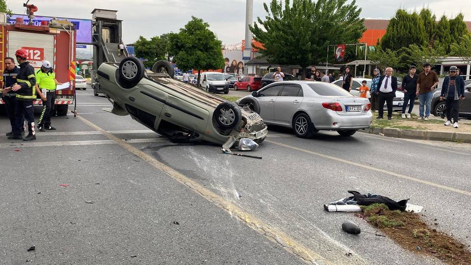 İhbar üzerine bölgeye sağlık, polis ve itfaiye ekipleri sevk edildi.