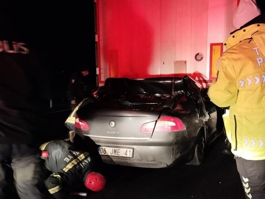 Genç sürücü trafik kazasında hayatını kaybetti