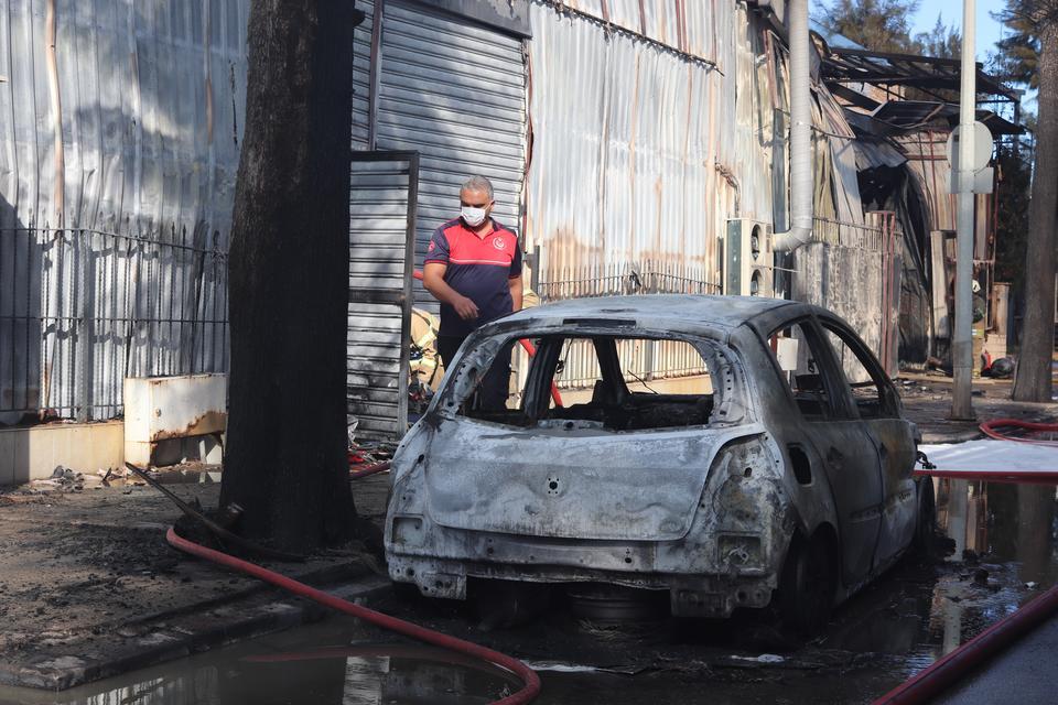 İzmir'de patlama: Yaralılar var