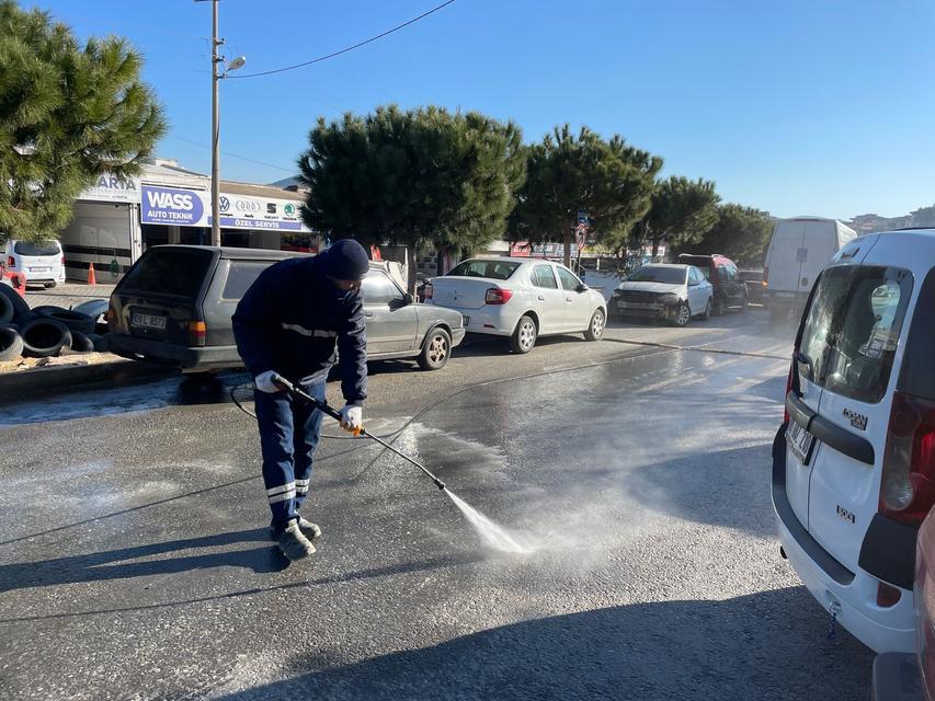 Kuşadası Sanayi Sitesi'nde temizlik mesaisi