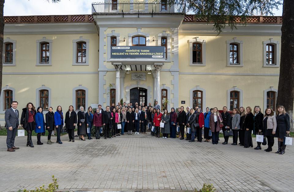 BURSA'DA KADIN EMEĞİ SANAYİNİN KALBİNDE TOBB BURSA KGK, KADIN İSTİHDAMI İÇİN SANAYİYLE GÜÇLERİNİ BİRLEŞTİRDİ