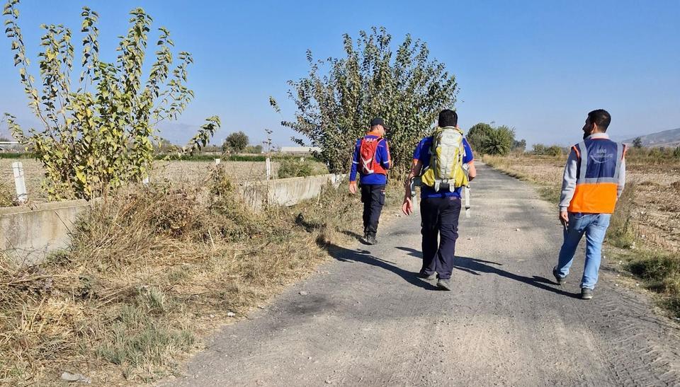 YAŞLI KADIN İÇİN ARAMA ÇALIŞMALARI GÖLHİSAR MAHALLESİ'NDE YOĞUNLAŞTI