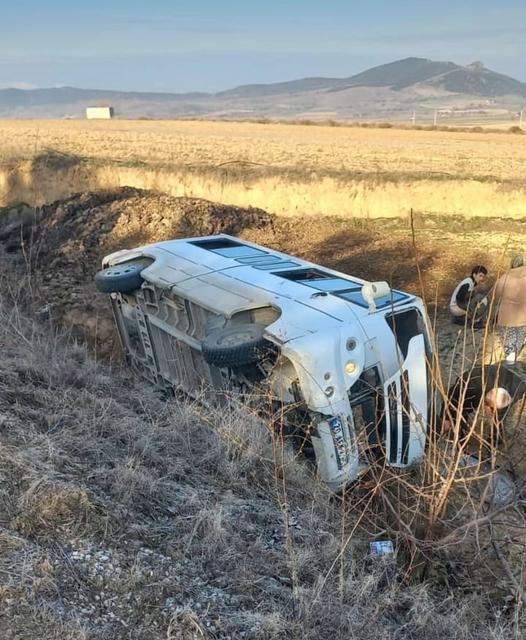 Denizli'de işçi servisi tarlaya uçtu: 1 ölü, 3 yaralı