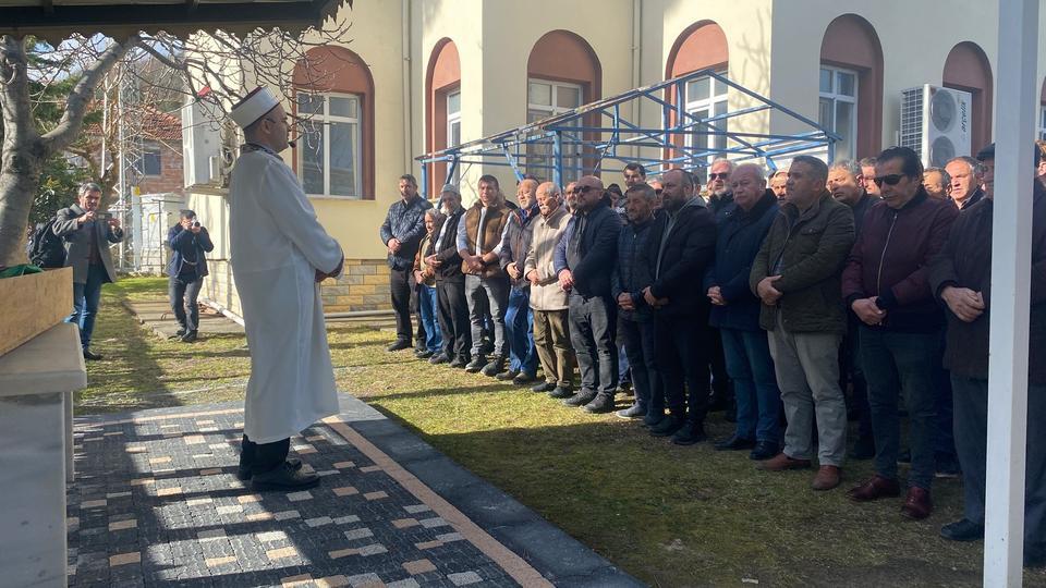 KIZININ ERKEK ARKADAŞI TARAFINDAN ÖLDÜRÜLEN KADIN SON YOLCULUĞUNA UĞURLANDI