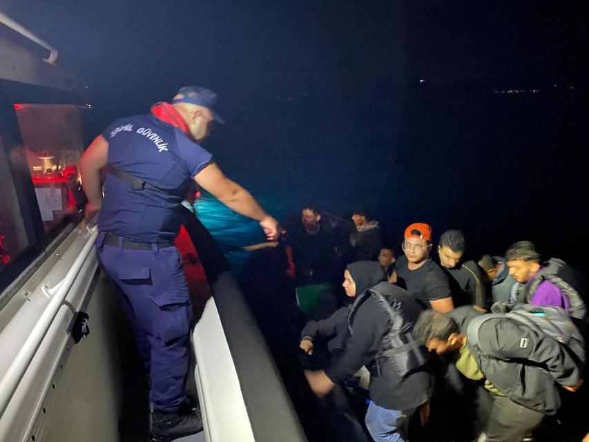 Kuşadası'nda 21 düzensiz göçmen yakalandı