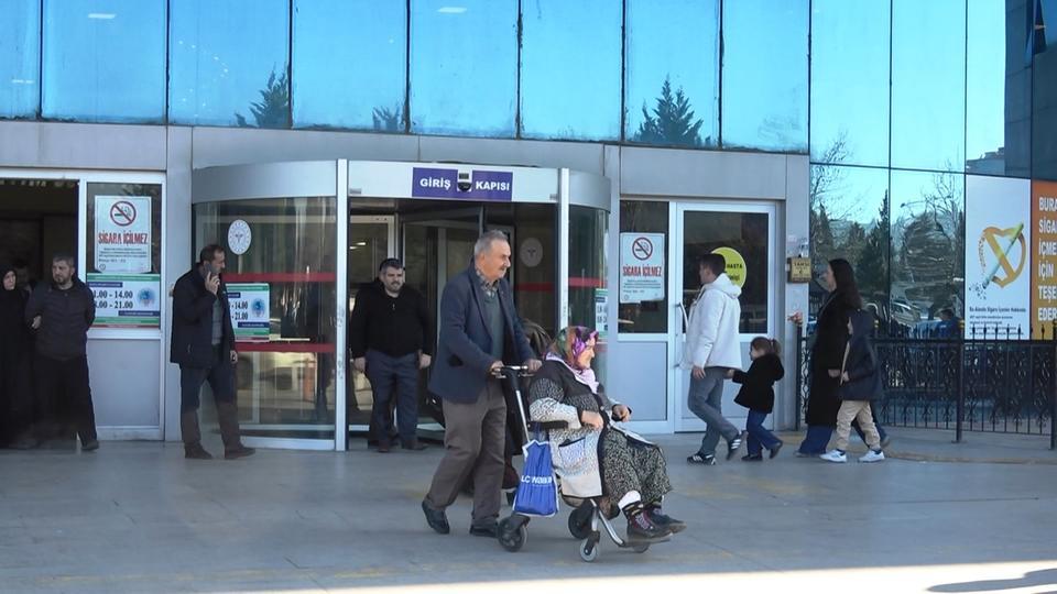 SAMSUN'DA KAMU HASTANELERİNDE 'SİSTEM' ARIZASI KAMU HASTANELERİNDE SİSTEM ARIZASI NEDENİYLE SAĞLIK HİZMETLERİ AKSADI SAĞLIK MÜDÜRLÜĞÜ: "SAAT 09.00'DA BAŞLAYAN TEKNİK PROBLEM 15.45 İTİBARIYLA GİDERİLDİ"