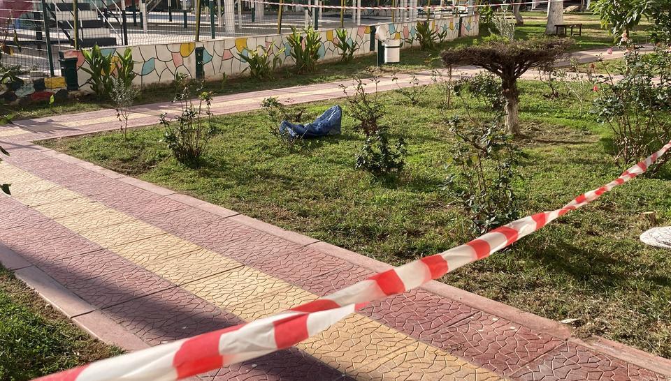 TATİL SİTESİNDE ACI OLAY: 2 ÖLÜ MERSİN'DE BİR TATİL SİTESİNİN 13'ÜNCÜ KATINDAKİ DAİREDE İKAMET EDEN BİR ŞAHIS İLE KIZ ARKADAŞI DÜŞEREK HAYATINI KAYBETTİ