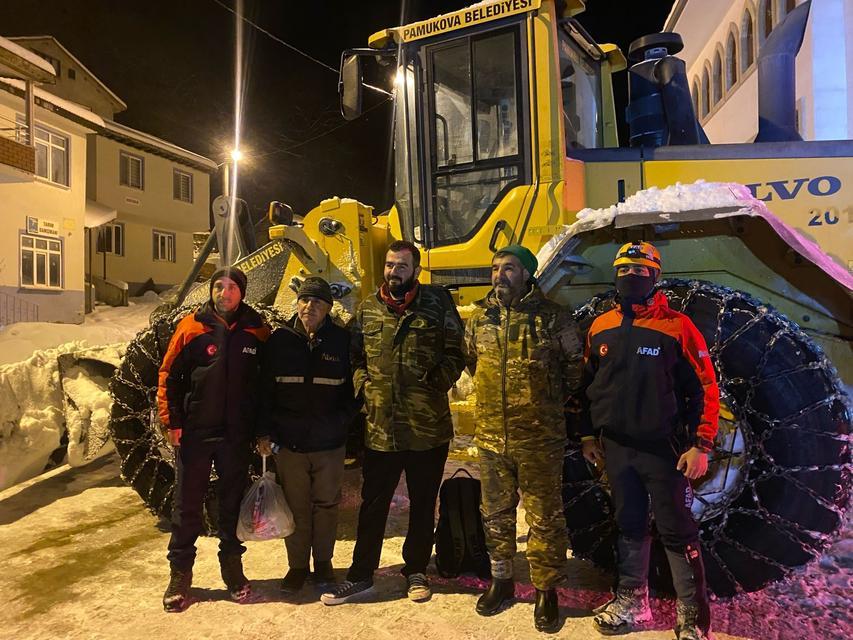 SAKARYA'DA YAYLADA MAHSUR KALAN 3 KİŞİ KURTARILDI