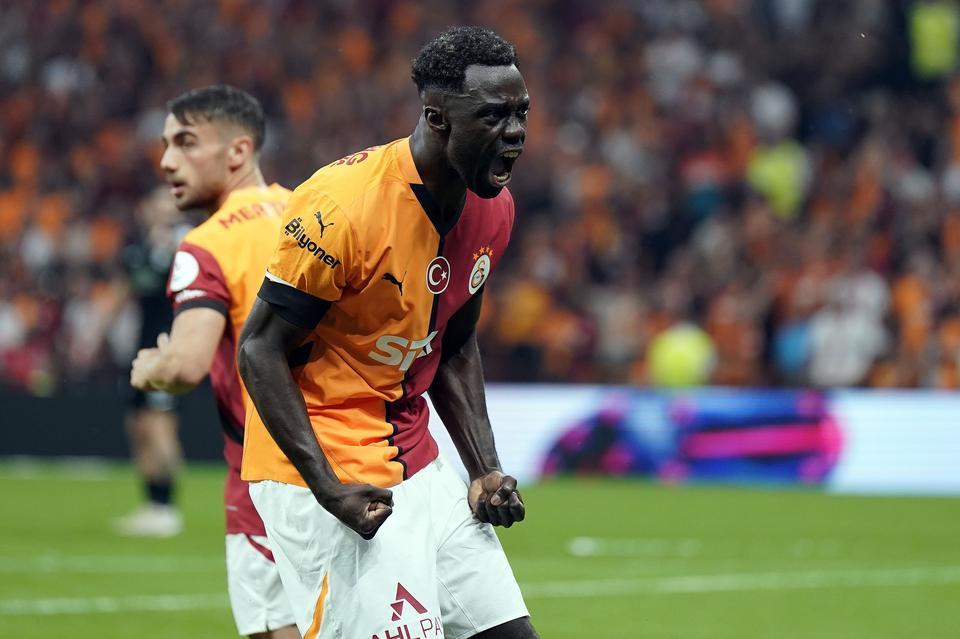 Davinson Sanchez bu sezonki ilk gol sevinici yaşadı