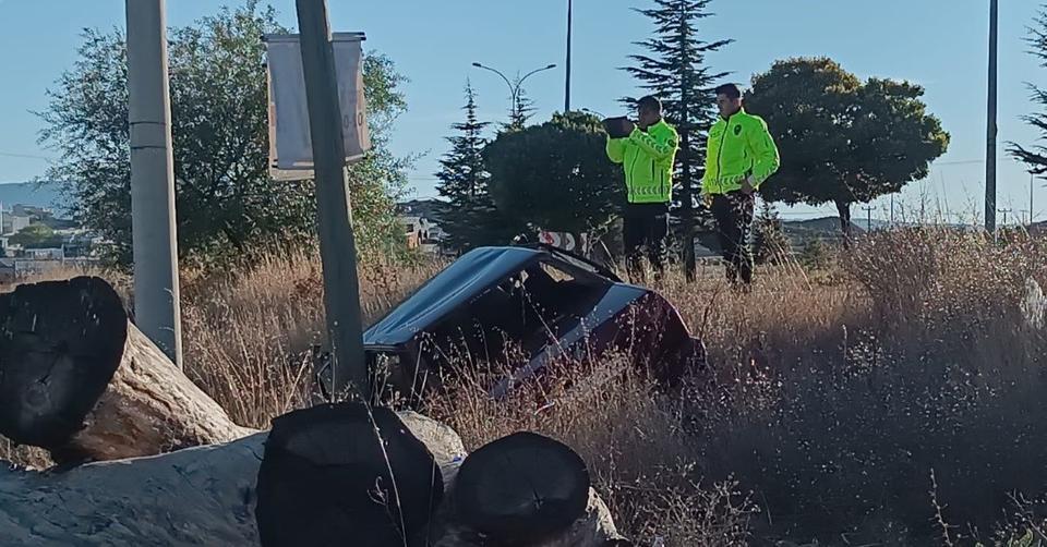 TAVŞANLI'DA OTOMOBİL TAKLA ATTI: 1 YARALI