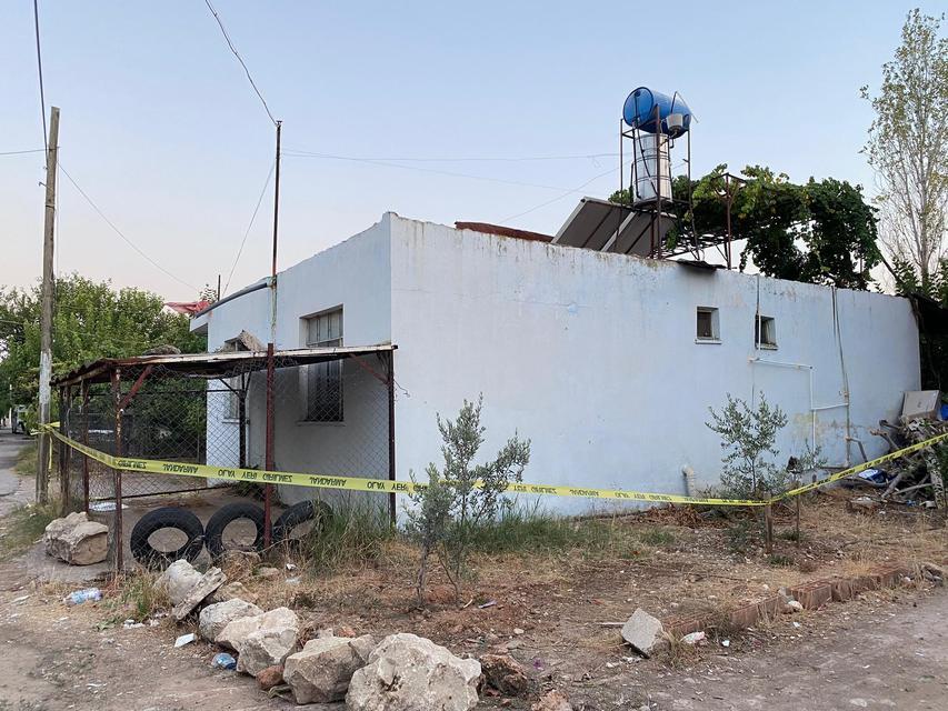 ANTALYA'DA ANNE VE OĞLUNU HAYATTAN KOPARAN KAN DONDURAN CİNAYET ANNEYİ ORMANDA BAŞINA TAŞLA VURARAK, CİNAYETE ŞAHİT OLAN OĞLUNU EVDE BOĞARAK ÖLDÜRDÜ ÖLDÜRDÜĞÜ 8 YAŞINDAKİ ÇOCUĞU ÇUVALLA EVDEN ÇIKARIRKEN JANDARMAYA YAKALANDI