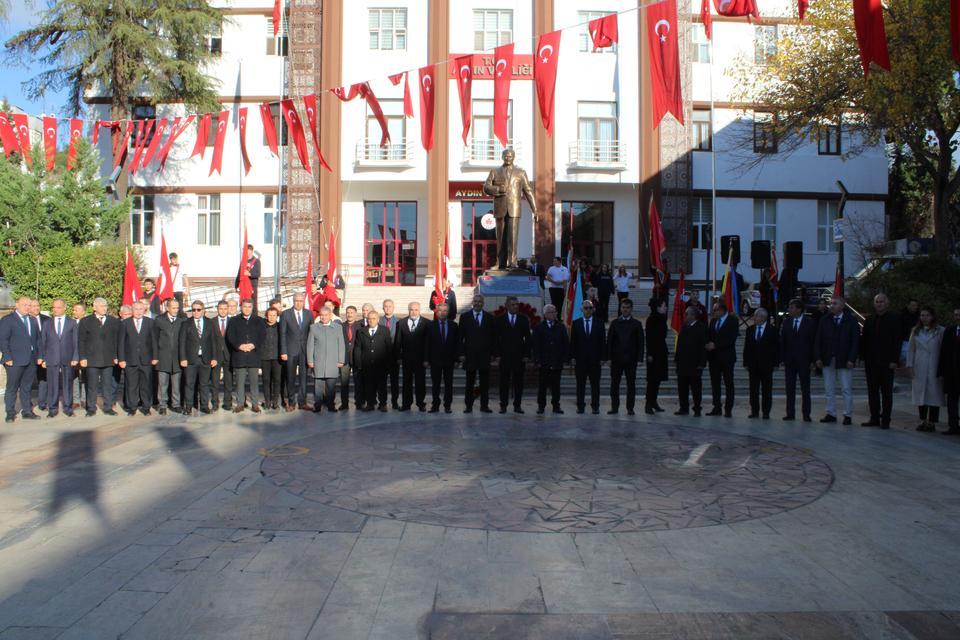 AYDIN'DA ÖĞRETMENLER GÜNÜ KUTLANDI