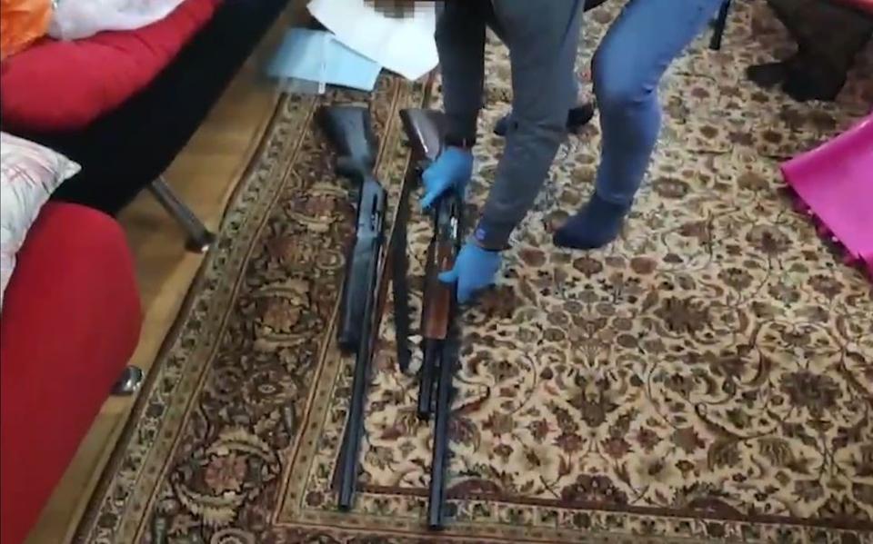 İKİ SİLAHLI SUÇ ÖRGÜTÜNE YÖNELİK OPERASYONDA 73 ŞÜPHELİ GÖZALTINA ALINDI YAPILAN EŞ ZAMANLI OPERASYONLARDA 73 ŞÜPHELİ YAKALANIRKEN 59'U TUTUKLANARAK CEZAEVİNE GÖNDERİLDİ