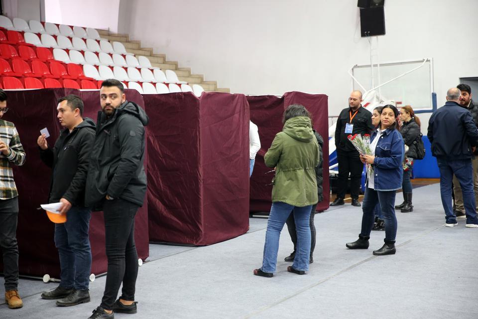 AK Parti Aydın'da temayül yoklaması düzenlendi