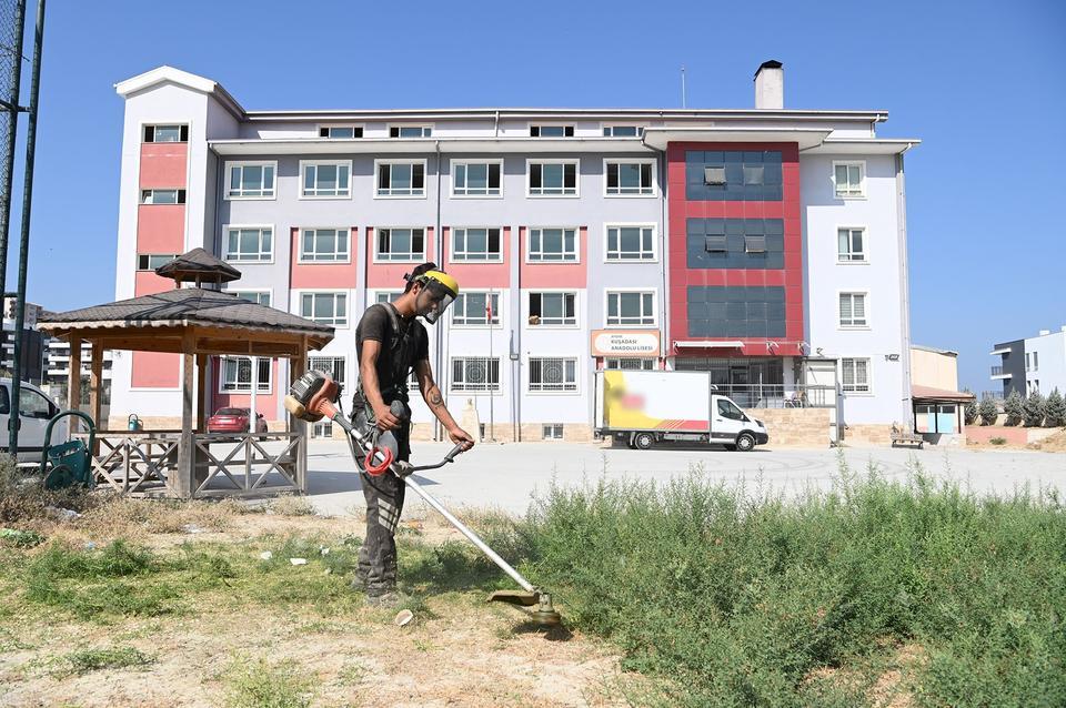 KUŞADASI BELEDİYESİ OKULLARI YENİ EĞİTİM YILINA HAZIRLAMAYA DEVAM EDİYOR