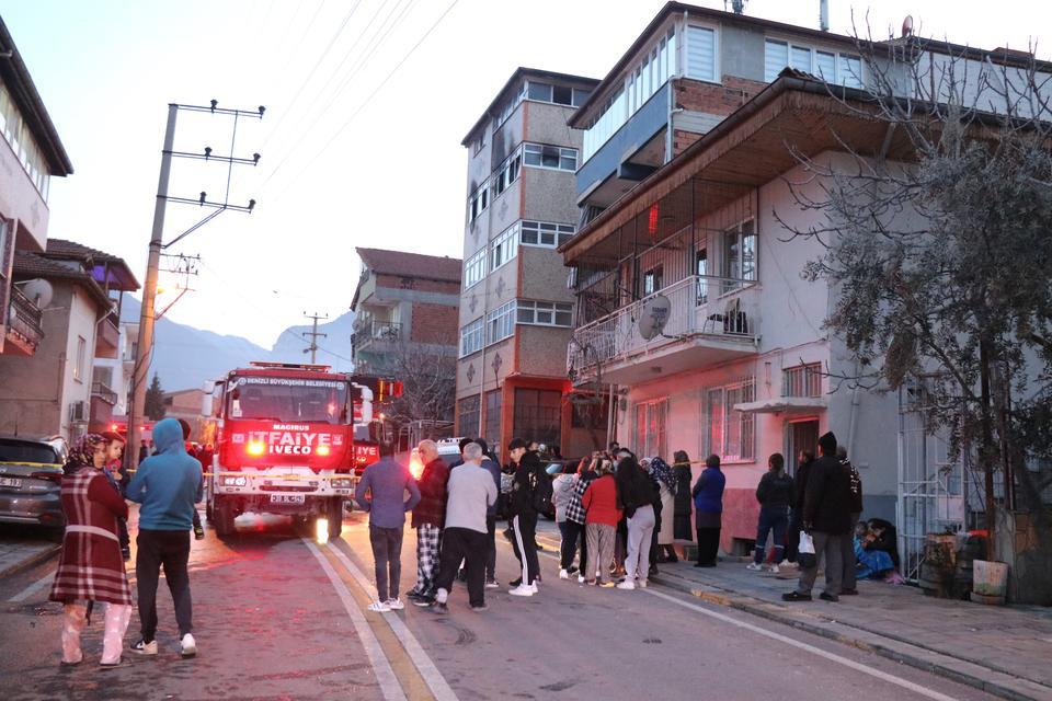 Çocuklarını evdeki yangından kurtaran genç anne hayatını kaybetti