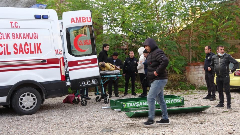 TAVŞANLI'DA AHŞAP EVDE ÇIKAN YANGINDA 1 KİŞİ ÖLDÜ