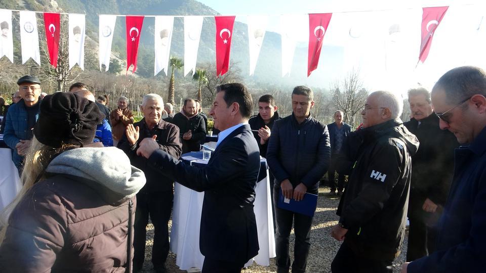 MUĞLA BÜYÜKŞEHİR BELEDİYESİ 110 BİN FİDAN DAĞITTI