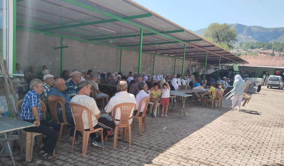 Göktepe halkı kuraklık nedeniyle yağmur duasına çıktı