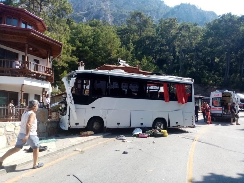 MUĞLA'DAKİ TUR KAZASINDAN DENİZLİ'YE 4. ACI HABER 55 GÜNDÜR YAŞAM SAVAŞI VEREN ECZACININ ÖLÜMÜYLE TUR OTOBÜSÜ KAZASINDA ÖLÜ SAYISI 4'E YÜKSELDİ