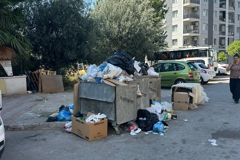 Belediyede işçiler iş bıraktı: Halk sağlığı tehlikede