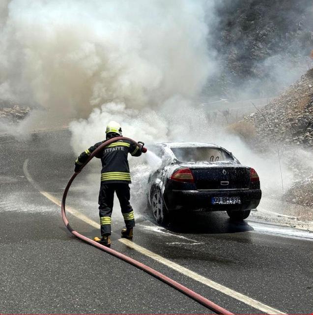 SAKARDA ARAÇ YANGINI: OTOMOBİL KULLANILAMAZ HALE GELDİ