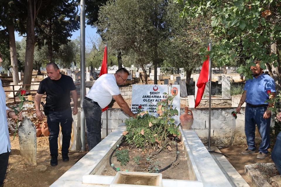 ŞEHİT JANDARMA ER ALTUN MEZARI BAŞINDA ANILDI