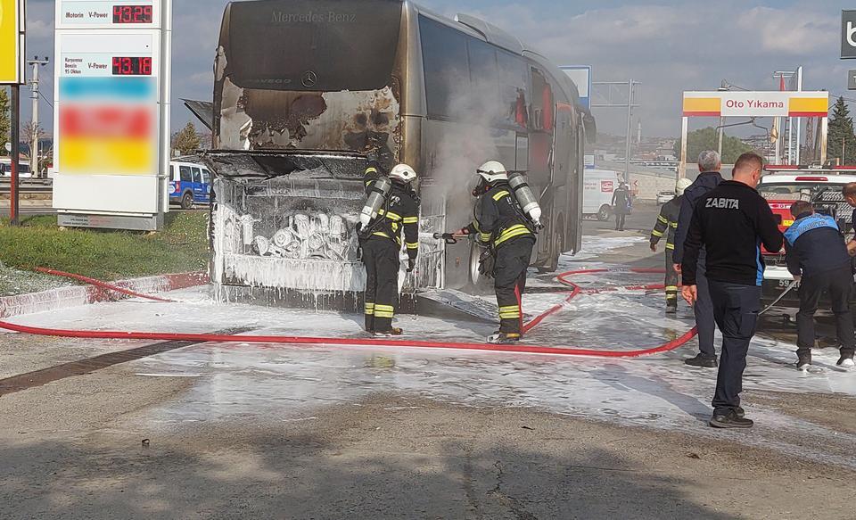 Yolcu otobüsü yandı