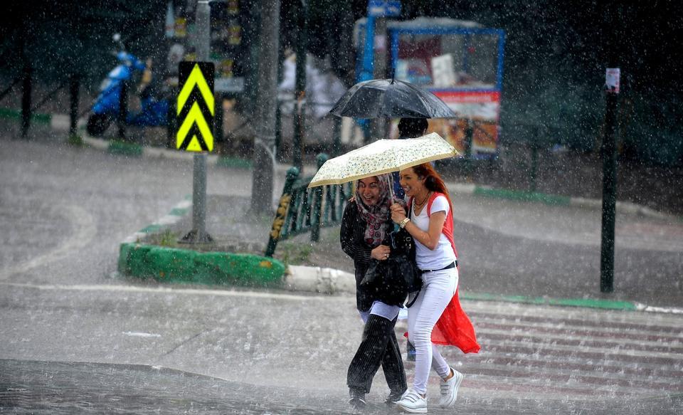 METEOROLOJİDEN KUVVETLİ YAĞIŞ UYARISI