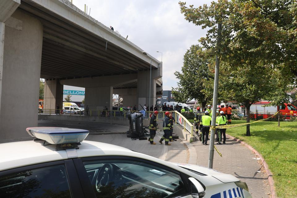 KONYA'DA ÜST GEÇİTTEN AŞAĞIYA DÜŞEN OTOMOBİL SÜRÜCÜSÜ GENÇ KADIN ÖLDÜ