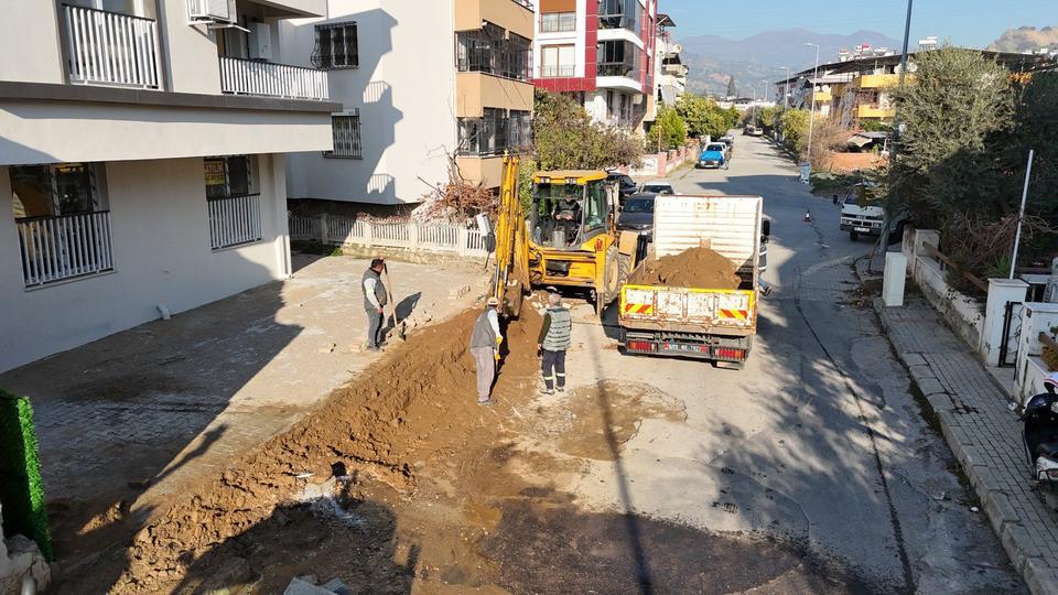 NAZİLLİ BELEDİYESİ YENİ YILIN İLK GÜNÜNDEN DÖRT MAHALLEDE ÇALIŞMAYA BAŞLADI