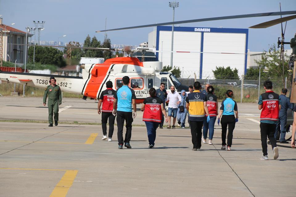 ANTALYA'DA TELEFERİK OPERASYONU 23 SAATTE TAMAMLANDI, 174 KİŞİ KURTARILDI AFAD BAŞKANI OKAY MEMİŞ: "HEYELAN OLDUĞUNA İLİŞKİN OLARAK HENÜZ BİR TESPİT BULUNMAMAKTADIR" "TELEFERİK DİREĞİNİN TEPESİNDEKİ BİR VİDA KIRIĞI NETİCESİNDE BU KAZANIN MEYDANA GELDİĞİNİ İFADE ETMEK İSTERİM"