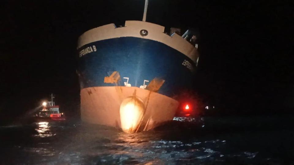 Doğu Akdeniz'de yan yatan gemi tahliye edildi