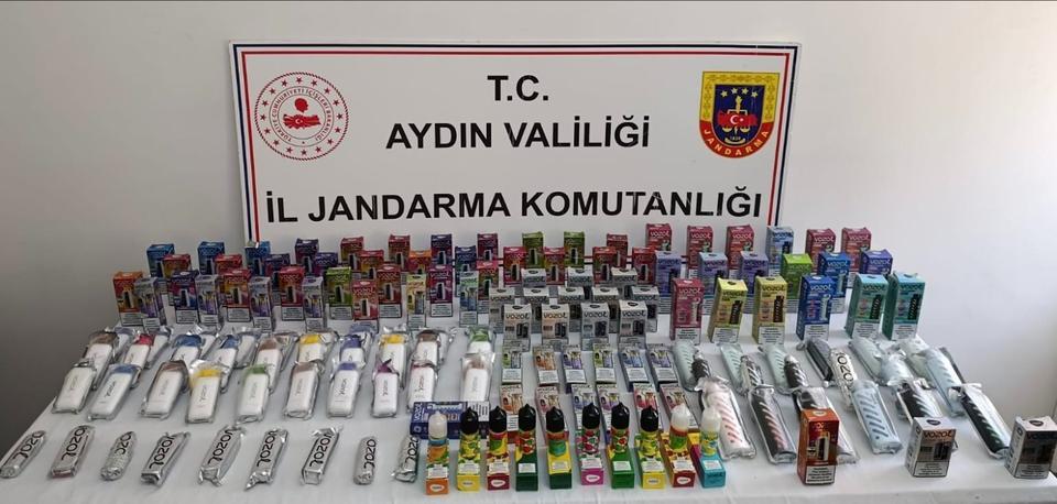 Kuşadası’nda kaçak elektronik cihaz operasyonu