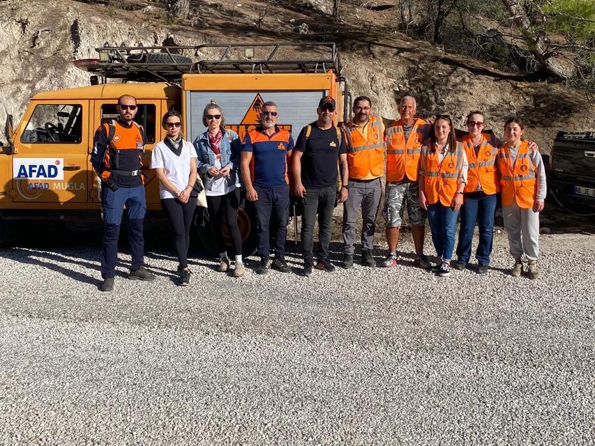 FETHİYE'DE DOĞA YÜRÜYÜŞÜNDE KAYBOLAN 2 KADIN KURTARILDI