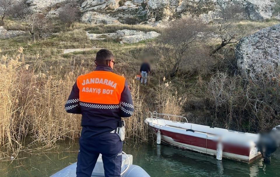 Ağ ile avlanma yasağına uymayan şahsı jandarma yakaladı