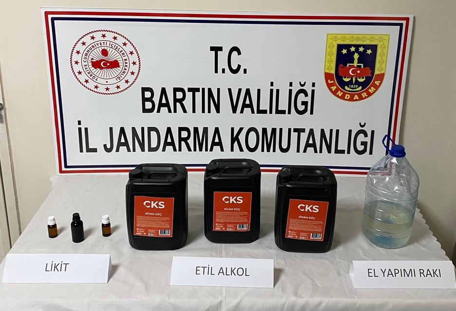 Bartın'da 15 litre etil alkol ele geçirildi