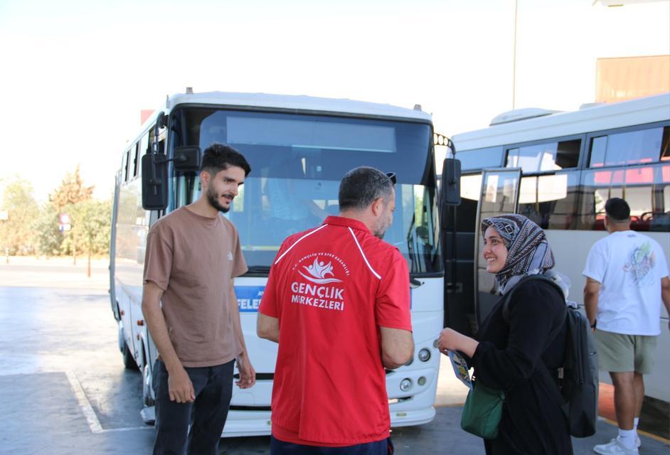 AYDIN'DA ÜNİVERSİTE ÖĞRENCİLERİNE SICAK KARŞILAMA