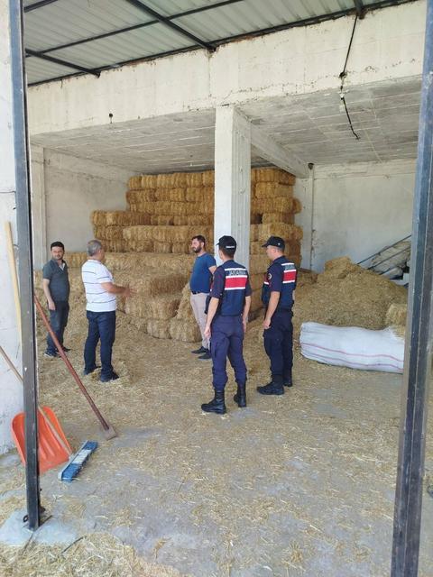 Aydın'da çiftlik sahipleri saman yangınlarına karşı uyarıldı