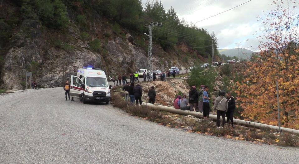 ALANYA'DA KAMYONET DEREYE UÇTU: 1 ÖLÜ, 1 YARALI 9 YAŞINDAKİ İREM HAYATINI KAYBETTİ, BABASI AĞIR YARALANDI