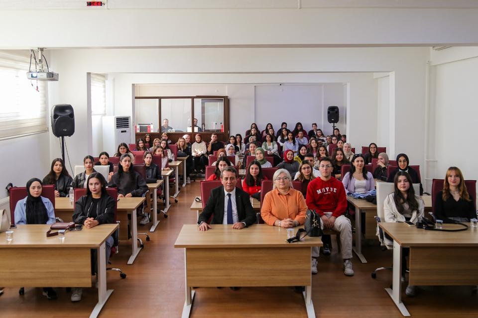 Efeler Belediyesi ADÜ’lü gençleri ağırladı